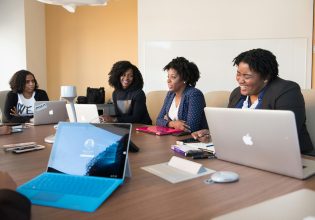 pexels-divinetechygirl-1181360